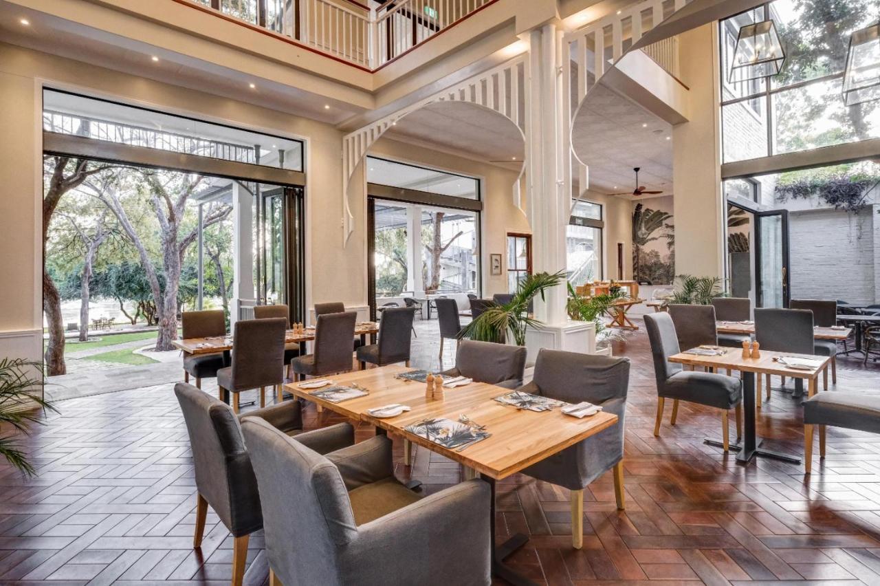 Palm River Hotel 빅토리아폴스 외부 사진